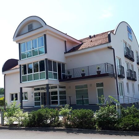 Maribor Inn Hotel Екстериор снимка